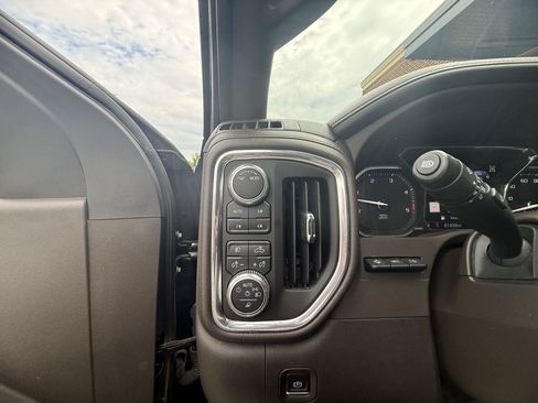 Used 2023 GMC Sierra 2500 Denali w/ Denali Ultimate Package AWD/4WD image 14