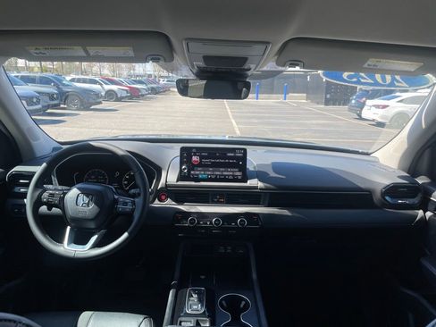 Certified 2025 Honda Pilot EX-L image 10