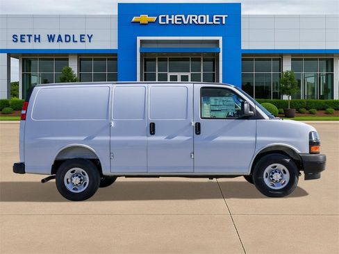 New 2025 Chevrolet Express 2500 Work Van w/ Driver Convenience Package image 8