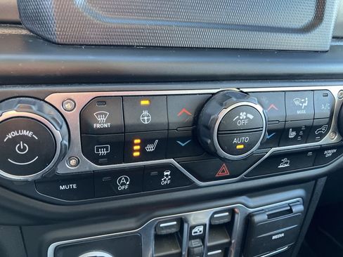 Used 2020 Jeep Gladiator Sport w/ Quick Order Package 24S image 32