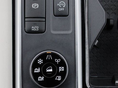 Used 2024 Nissan Pathfinder SL image 44