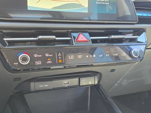 New 2026 Kia Niro EX FWD image 22