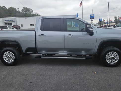 Used 2025 Chevrolet Silverado 2500 LT w/ Convenience Package image 5