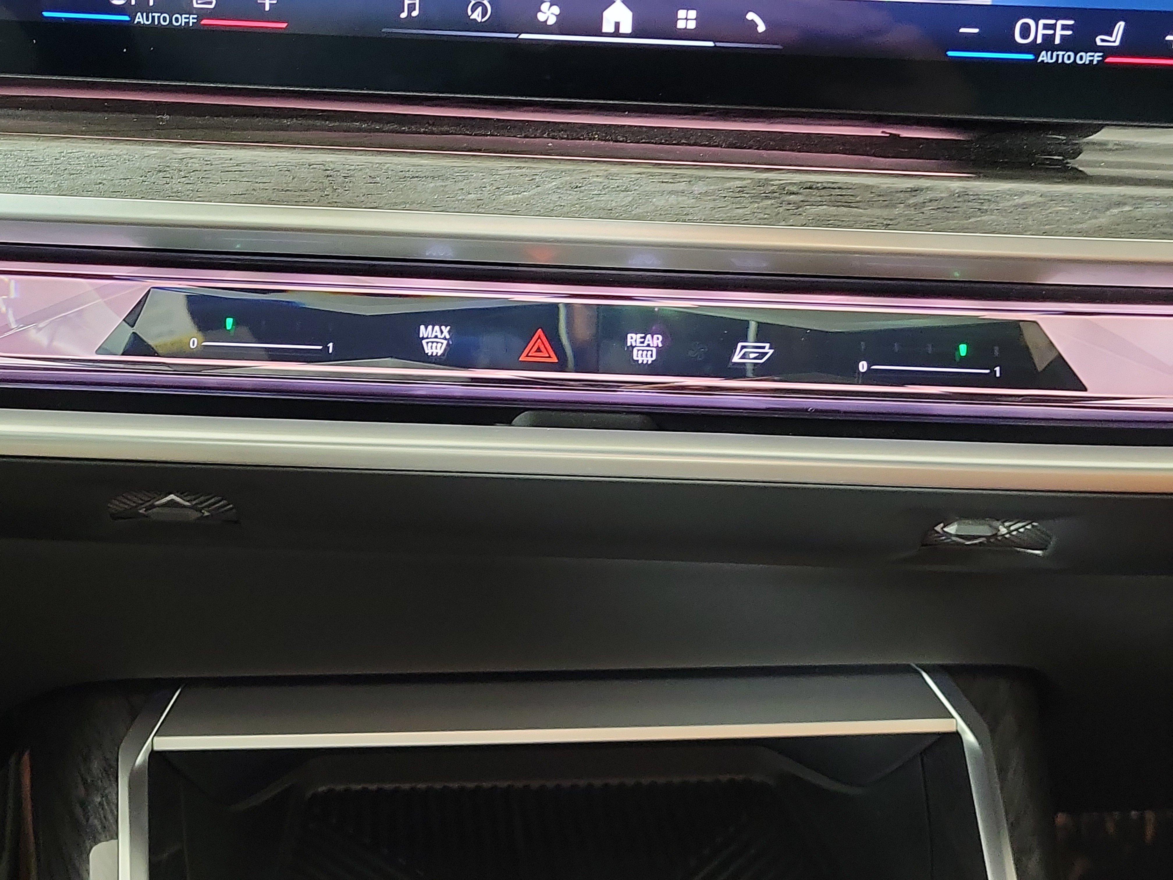 Certified 2024 BMW i7 xDrive60 w/ Executive Package AWD/4WD image 21
