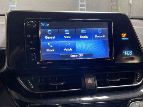 Used 2018 Toyota C-HR XLE image 9