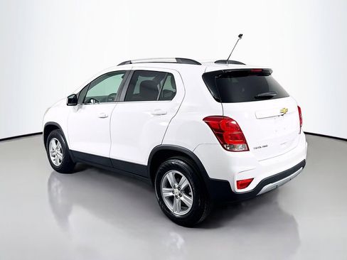 Used 2020 Chevrolet Trax LT w/ LT Convenience Package image 5