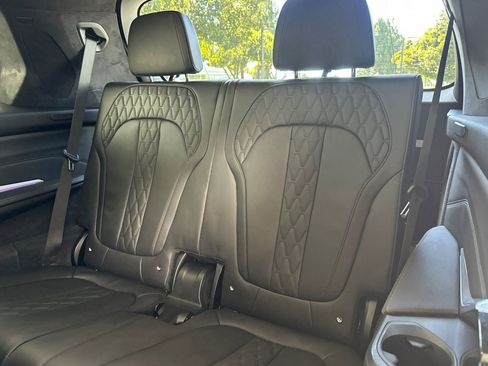Used 2024 BMW X7 M60i AWD/4WD image 19