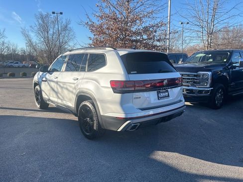 New 2026 Volkswagen Atlas Peak Edition image 5