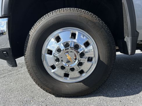 Used 2025 Chevrolet Silverado 3500 LTZ w/ LTZ Plus Package AWD/4WD image 12