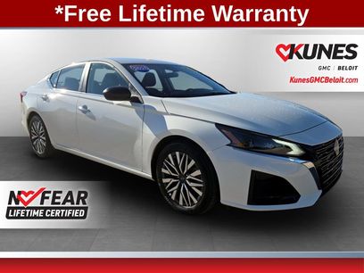Used 2025 Nissan Altima 2.5 SV