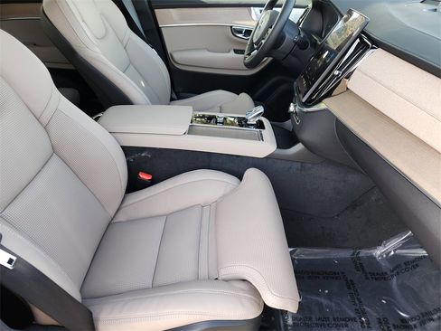 New 2026 Volvo XC90 B6 Ultra w/ Lounge Package image 19