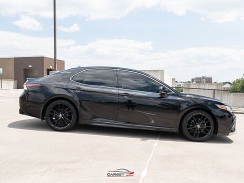 Used 2022 Toyota Camry XSE FWD image 8