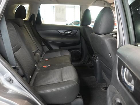 Used 2019 Nissan Rogue SV AWD/4WD image 30