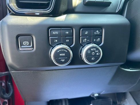 Used 2024 GMC Sierra 1500 AT4 w/ Technology Package image 23