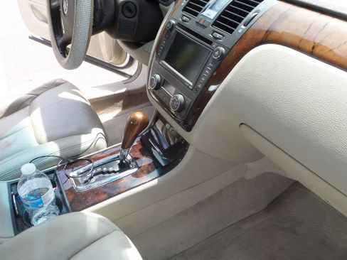 Used 2008 Cadillac DTS image 53