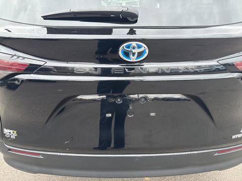 Used 2024 Toyota Sienna LE image 31