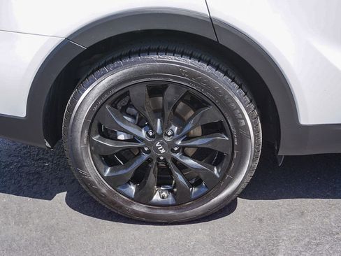 Used 2020 Kia Sorento EX image 9