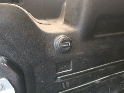 Used 2018 Jeep Wrangler Unlimited Sport S image 12