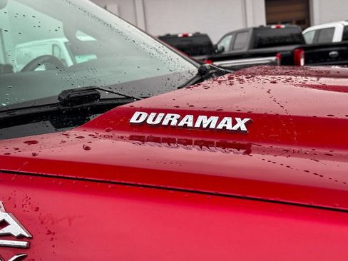 Used 2021 Chevrolet Silverado 1500 High Country w/ Technology Package image 10