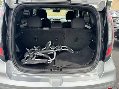 Used 2018 Kia Soul + FWD image 9