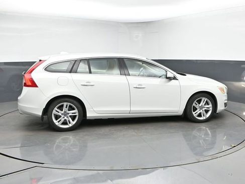 Used 2015 Volvo V60 T5 Premier Plus FWD image 9