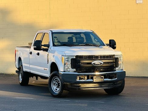 Used 2017 Ford F250 XL w/ Power Equipment Group AWD/4WD image 1