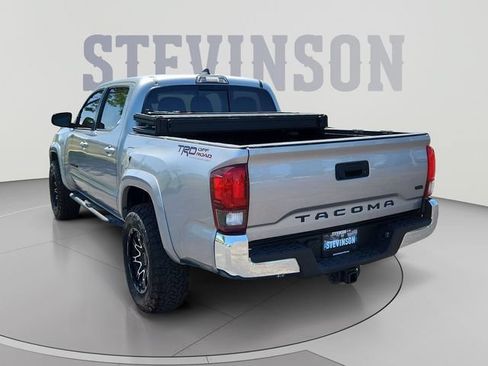 Used 2019 Toyota Tacoma SR5 AWD/4WD image 3