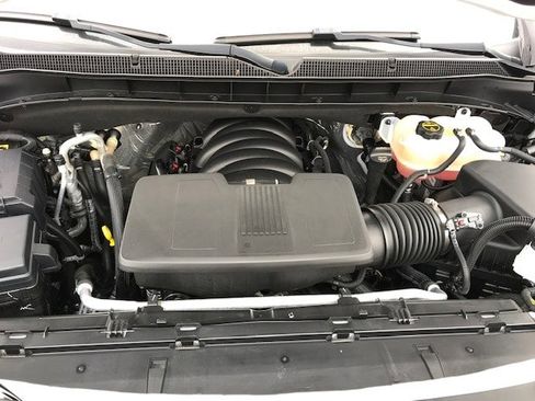 Used 2024 Chevrolet Suburban Z71 w/ Z71 Off-Road Package image 12