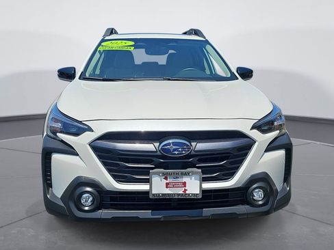 Certified 2025 Subaru Outback Premium AWD/4WD image 8