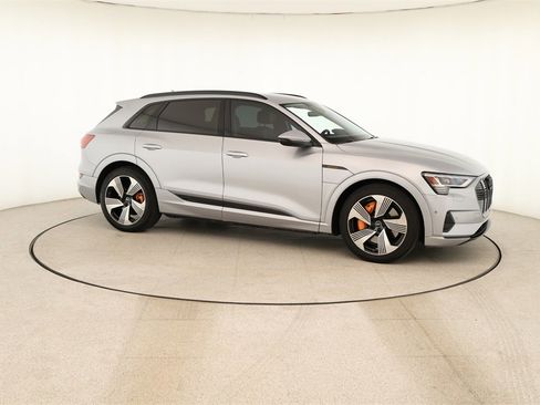 Used 2023 Audi e-tron Premium Plus w/ Premium Plus Package image 9