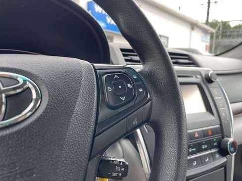 Used 2017 Toyota Camry LE FWD image 24