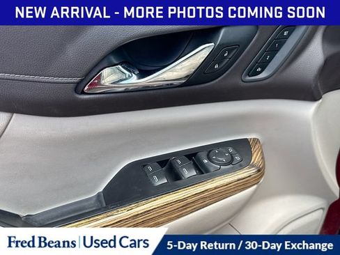 Used 2019 GMC Acadia Denali w/ Technology Package AWD/4WD image 9