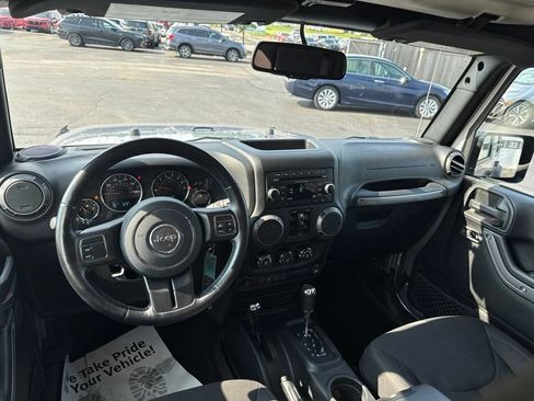 Used 2018 Jeep Wrangler Unlimited Sport S AWD/4WD image 28