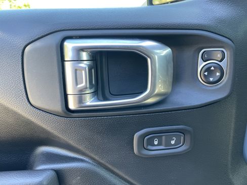 Used 2025 Jeep Wrangler Sport S w/ Convenience Group image 33