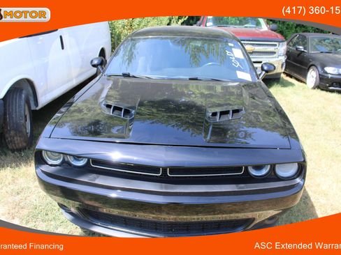 Used 2015 Dodge Challenger R/T w/ Quick Order Package 28B R/T RWD image 2