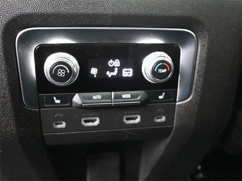 Used 2021 GMC Yukon XL SLT w/ SLT Luxury Plus Package image 21