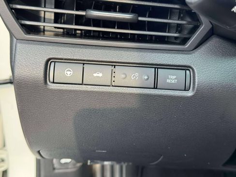 Used 2025 Nissan Altima 2.5 SL FWD image 20