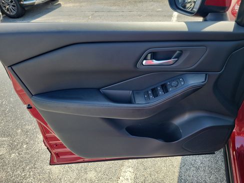 Certified 2024 Nissan Rogue SV AWD/4WD image 10
