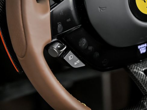 Used 2024 Ferrari SF90 Spider image 29