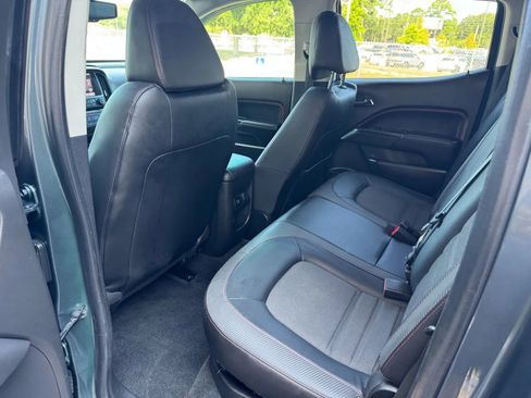 Used 2015 GMC Canyon SLE w/ All-Terrain Package image 18