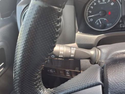 Used 2022 Toyota Tacoma TRD Off-Road image 26