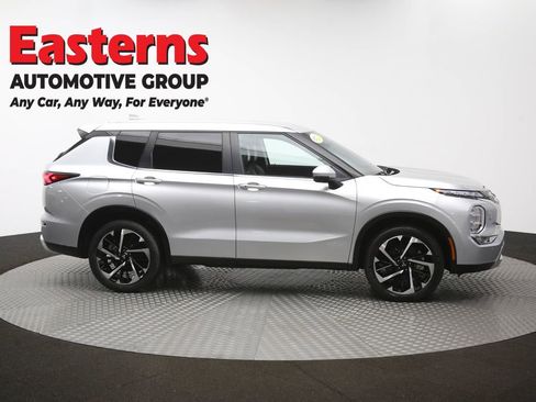 Used 2023 Mitsubishi Outlander SE AWD/4WD image 44