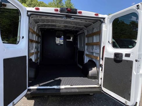 Used 2025 RAM ProMaster 2500 w/ U-Haul Equipment Group FWD image 6