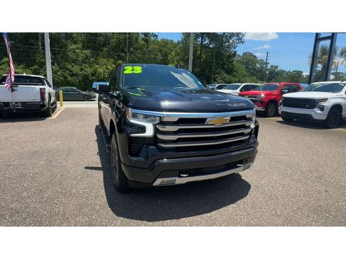 Used 2023 Chevrolet Silverado 1500 High Country w/ Technology Package AWD/4WD image 3