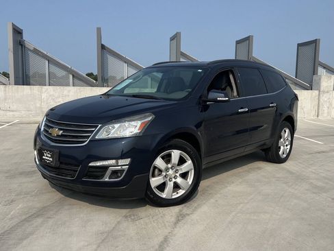 Used 2016 Chevrolet Traverse LT w/ Style and Technology Package AWD/4WD image 2