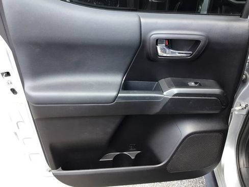 Used 2020 Toyota Tacoma TRD Sport RWD image 40