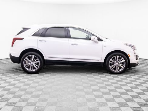 Certified 2026 Cadillac XT5 Premium Luxury w/ Driver Assist Package AWD/4WD image 8