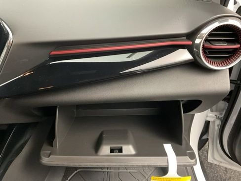 New 2026 Chevrolet Trax RS w/ Sunroof Package image 24