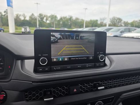 Used 2024 Honda Accord EX image 15
