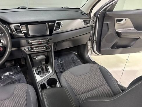 Used 2018 Kia Niro FE FWD image 21